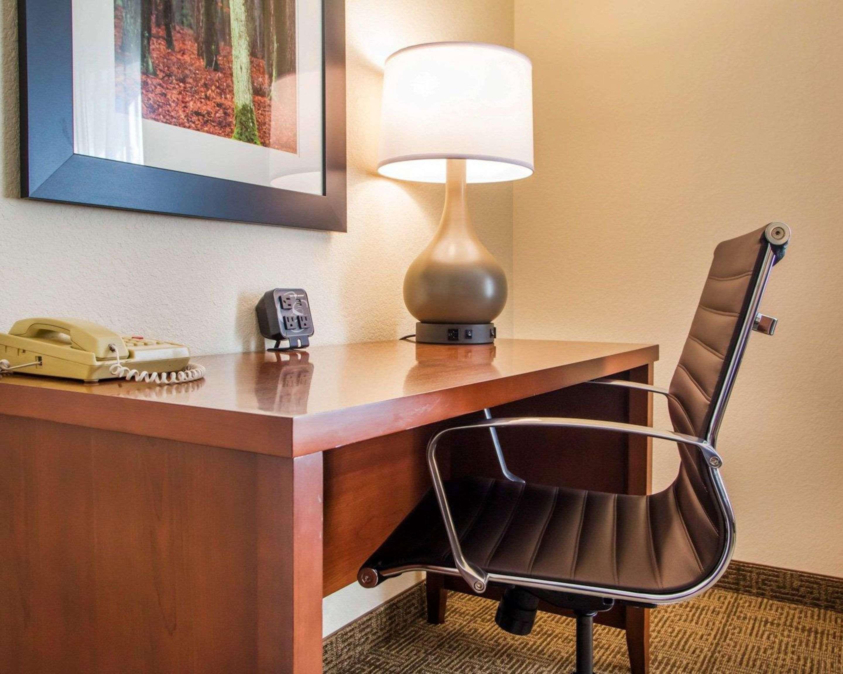 Comfort Suites Columbus West - Hilliard Экстерьер фото