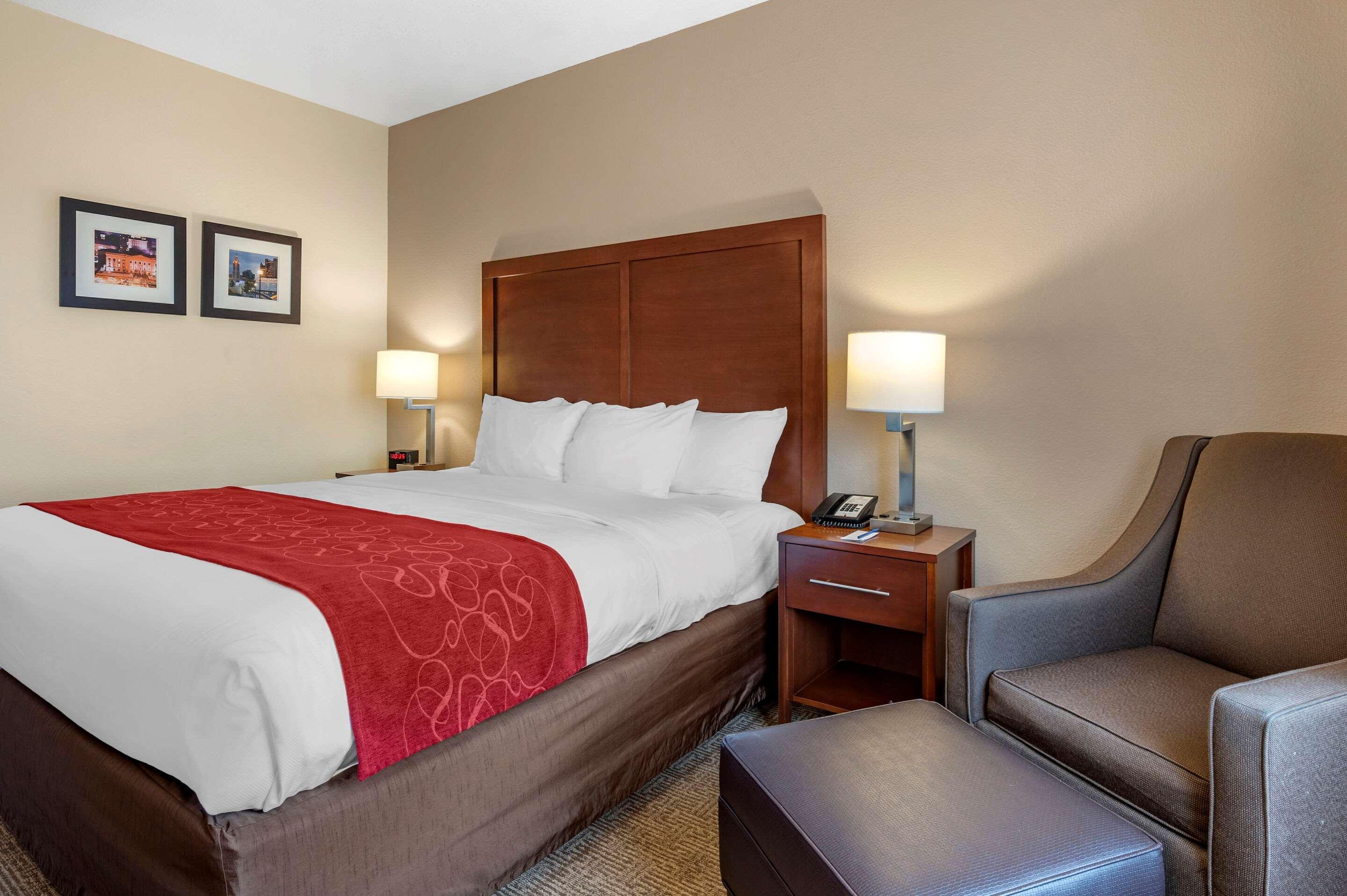 Comfort Suites Columbus West - Hilliard Экстерьер фото