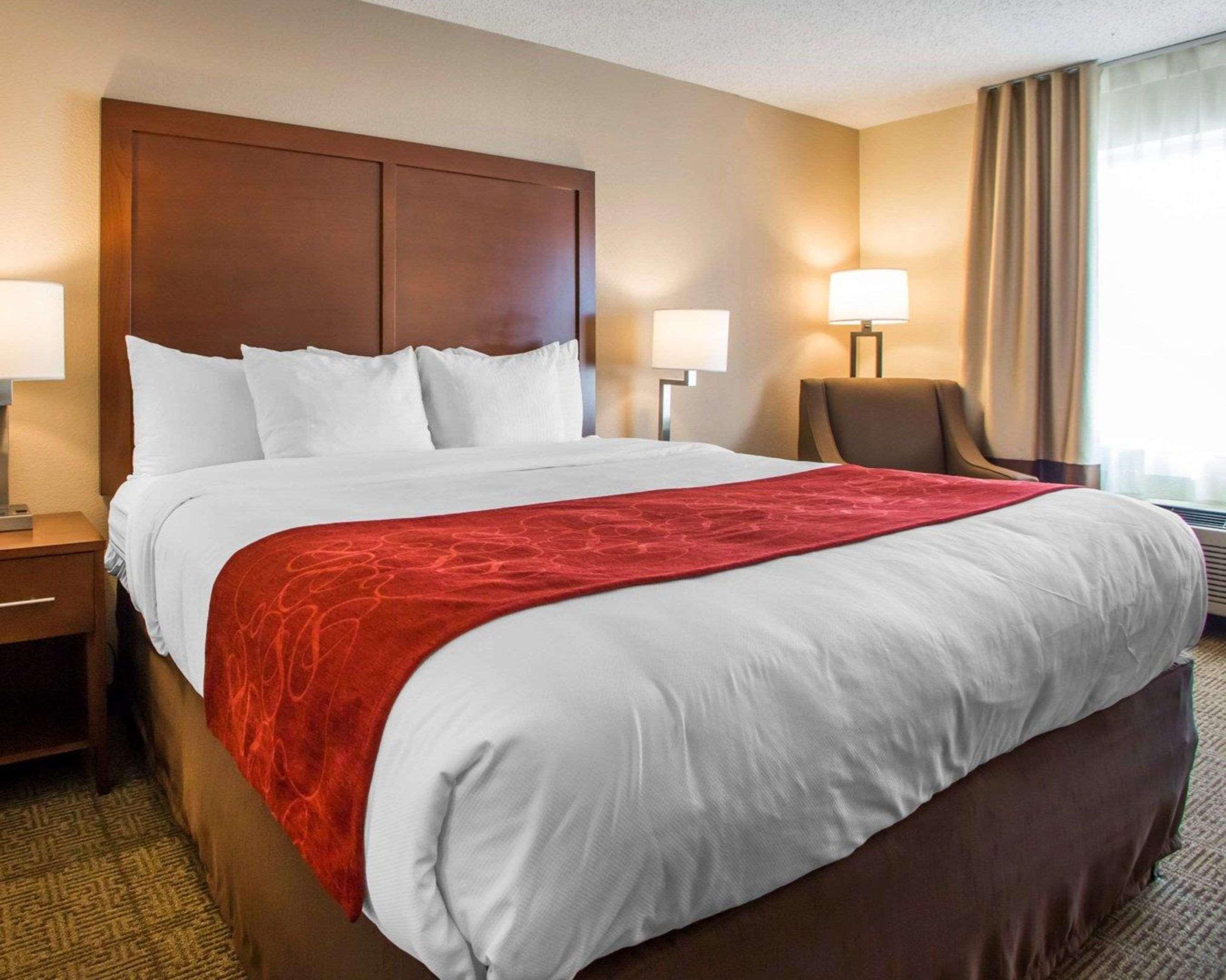 Comfort Suites Columbus West - Hilliard Экстерьер фото