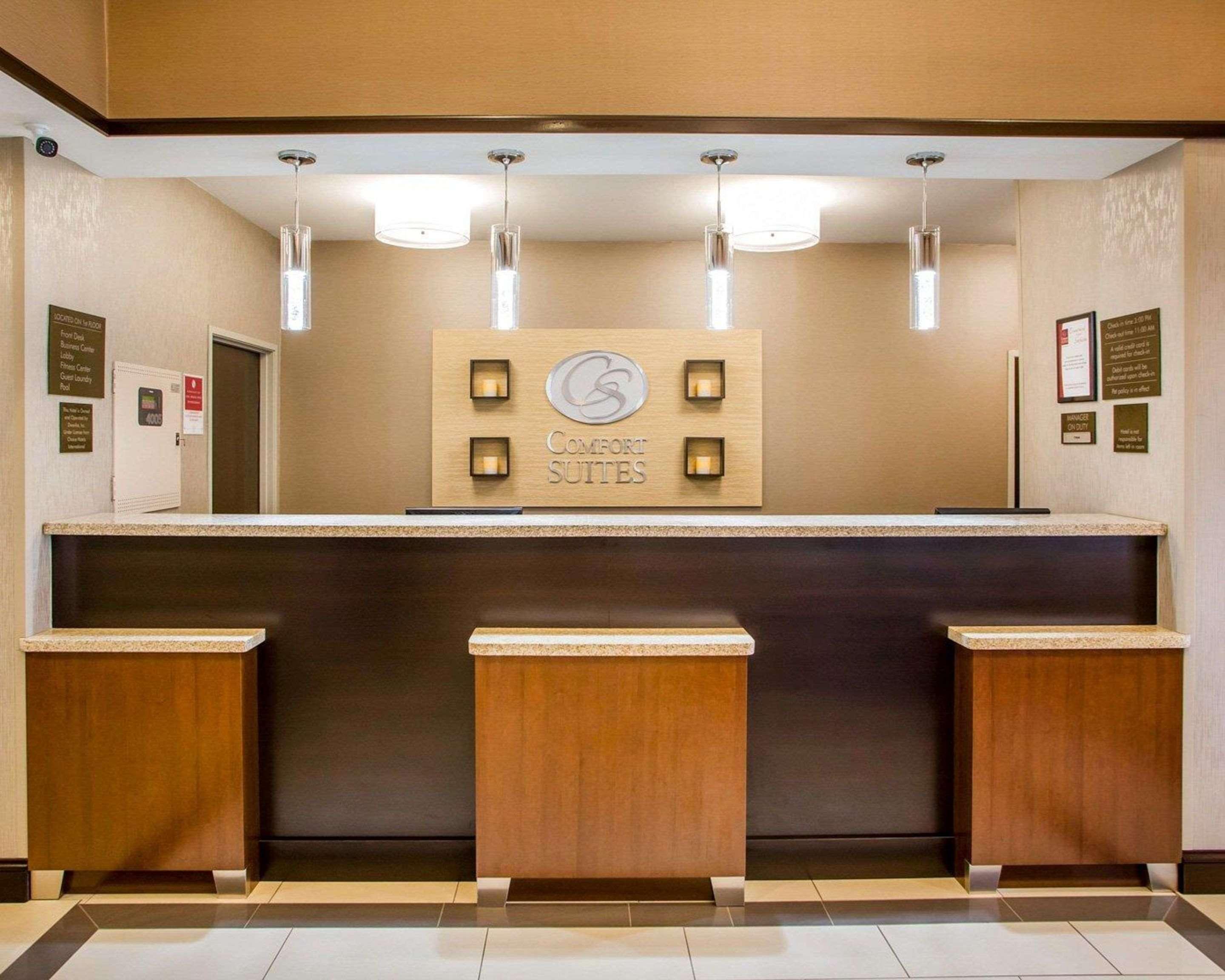 Comfort Suites Columbus West - Hilliard Экстерьер фото