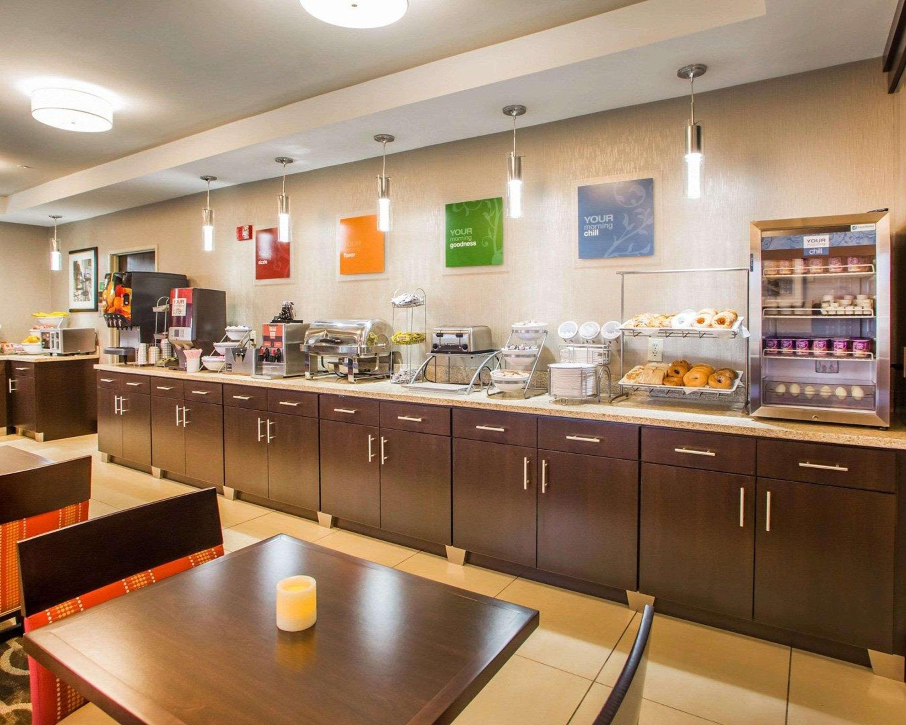 Comfort Suites Columbus West - Hilliard Экстерьер фото