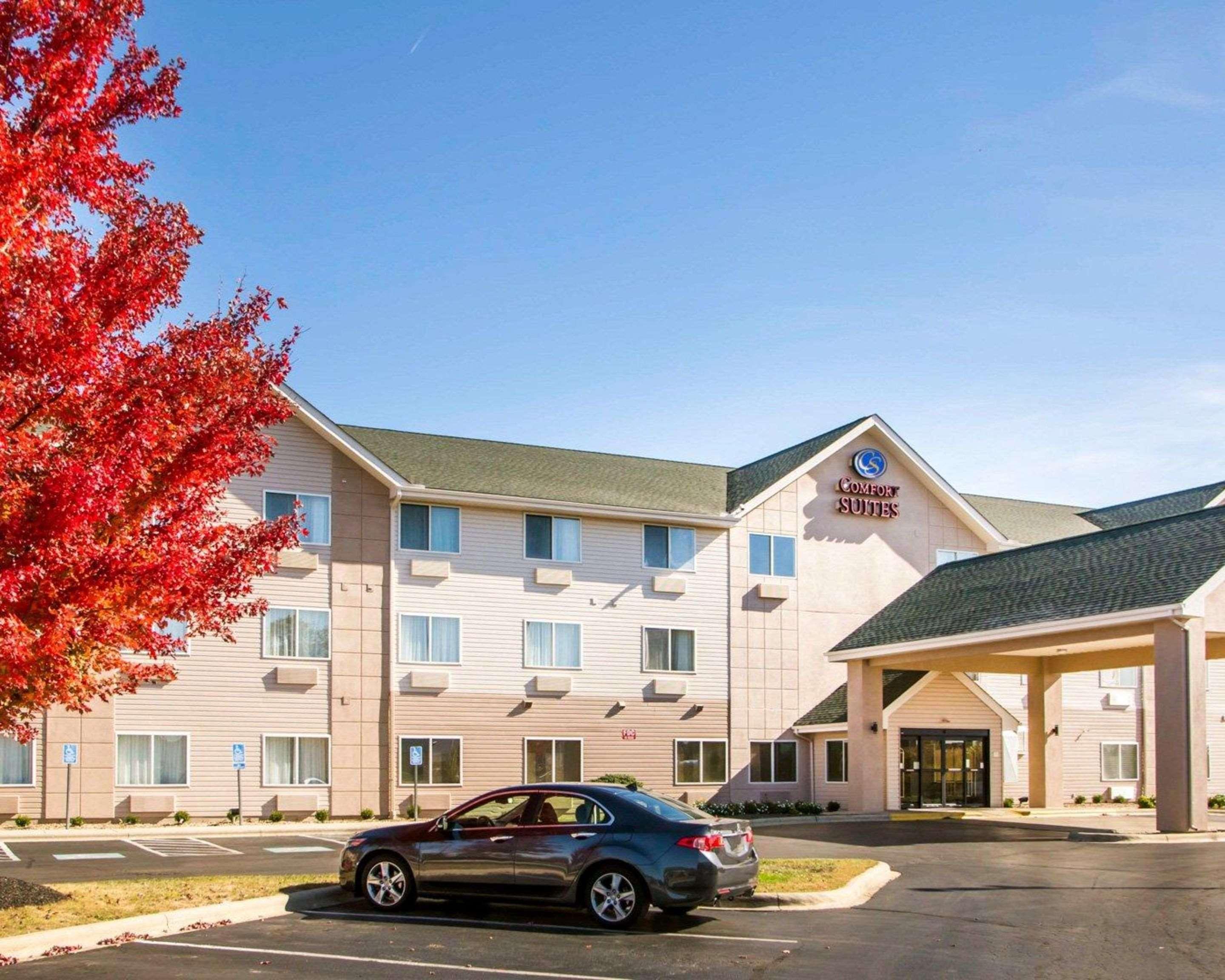 Comfort Suites Columbus West - Hilliard Экстерьер фото
