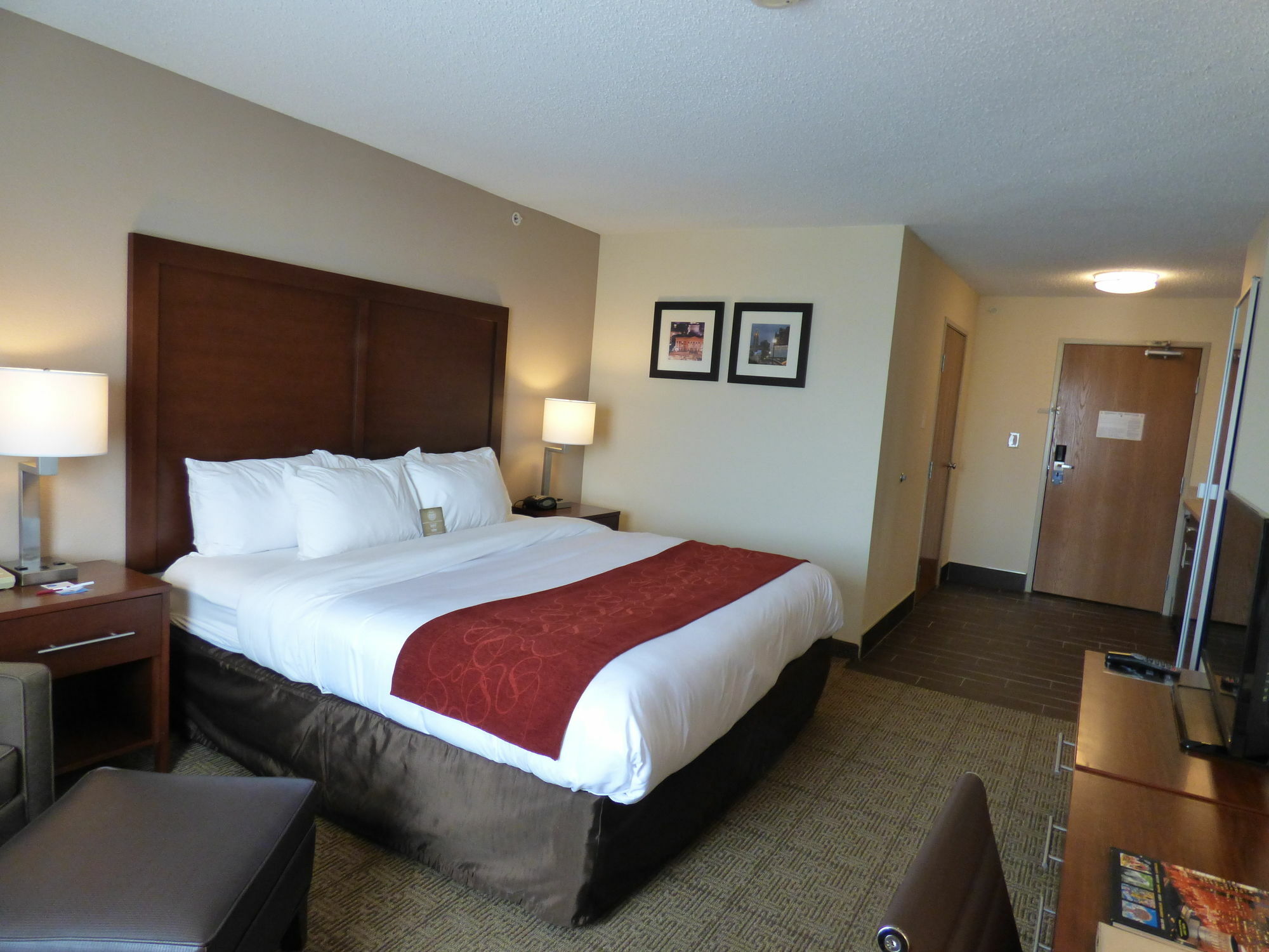 Comfort Suites Columbus West - Hilliard Экстерьер фото