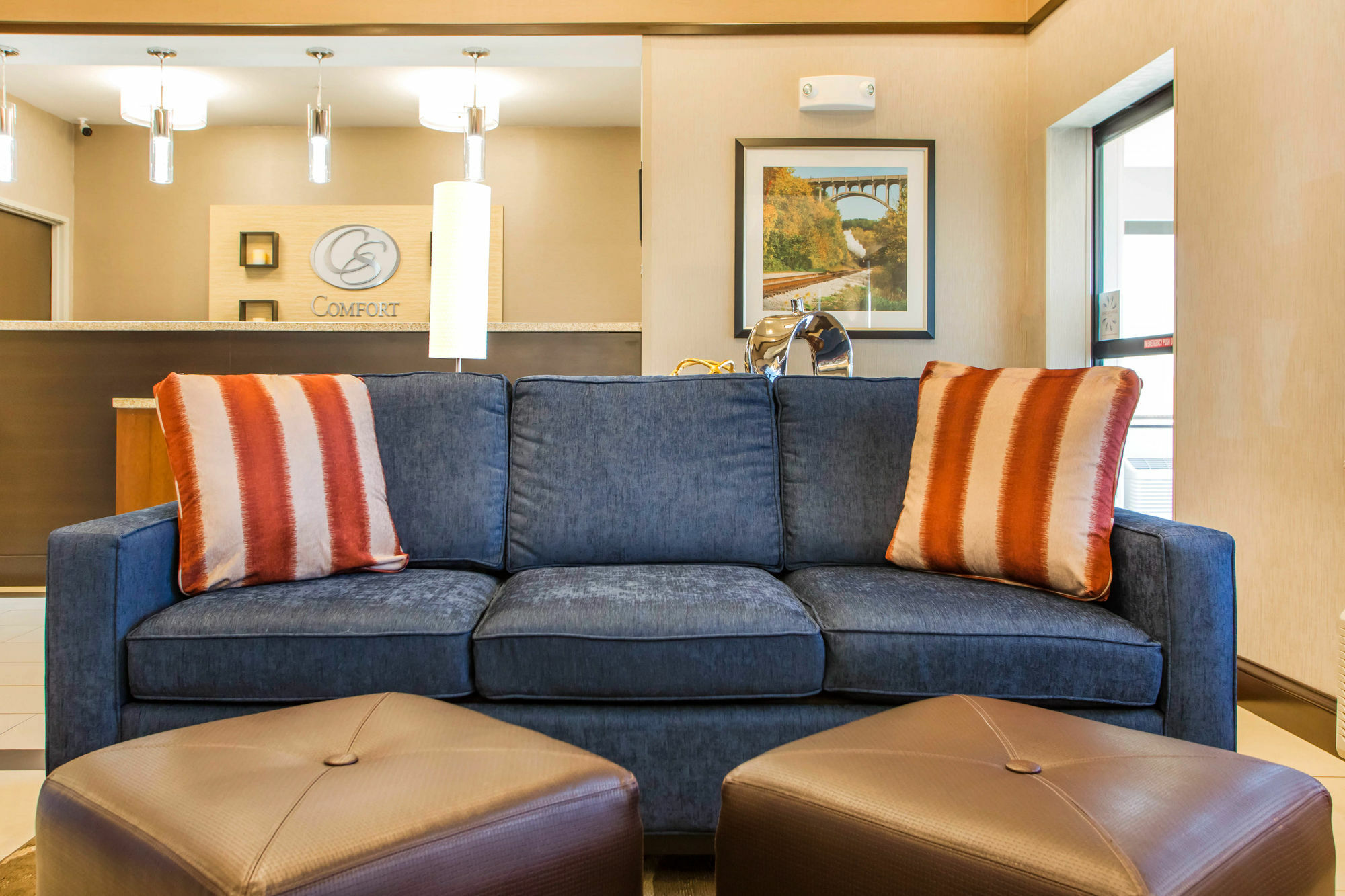 Comfort Suites Columbus West - Hilliard Экстерьер фото
